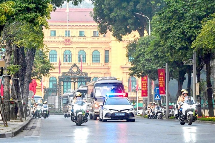 Công an TP Hà Nội diễn tập phương án dẫn đoàn phục vụ Đại hội XIV của Đảng