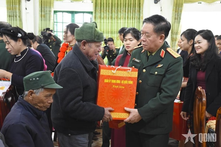 Xây dựng Đảng bộ Quân đội mẫu mực, tiêu biểu, ngang tầm nhiệm vụ