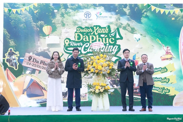 Xã Đa Phúc: Gắn biển công trình tu bổ, tôn tạo đền Bà và ra mắt sản phẩm “Du lịch xanh – River Camping”