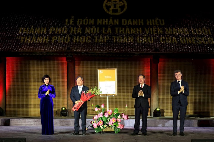 Hà Nội đón nhận danh hiệu "Thành phố học tập toàn cầu" của UNESCO