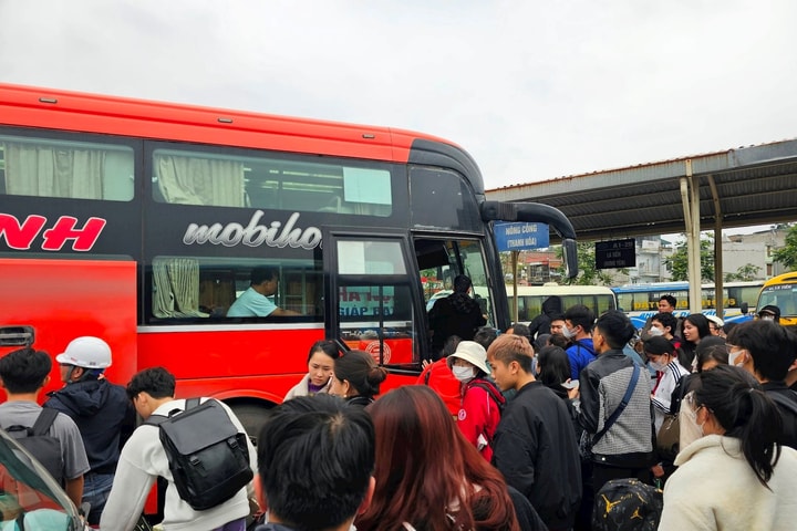 Thủ tướng yêu cầu tăng cường công tác bảo đảm trật tự, an toàn giao thông dịp Tết và mùa Lễ hội Xuân năm 2026