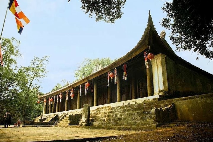 Mưa chùa Trăm Gian