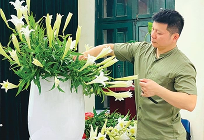 Nghệ nhân ưu tú Nguyễn Mạnh Hùng: Hoa gắn với nếp sống, tín ngưỡng và văn hóa Hà Nội
