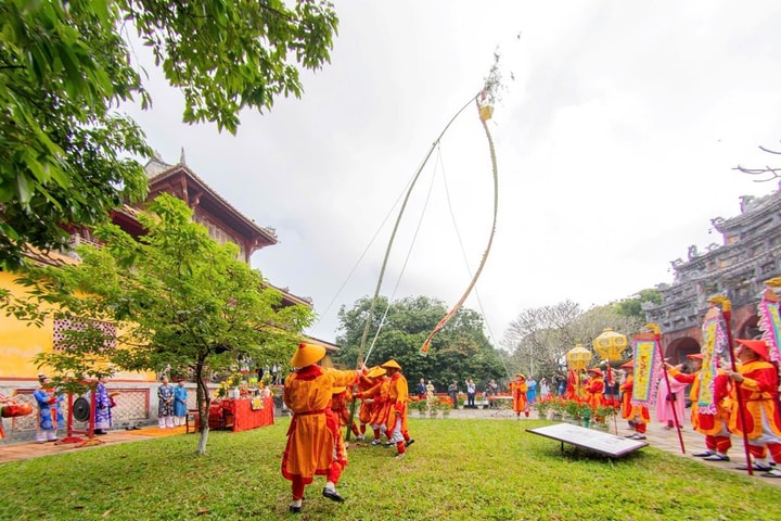 Độc đáo lễ Thướng Tiêu theo nghi thức cung đình xưa trong Đại nội Huế
