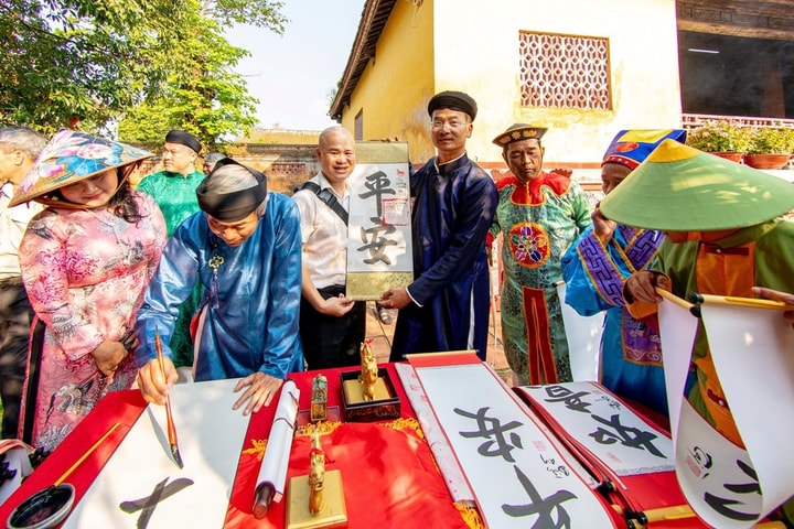 Di sản Huế Hạ Tiêu, khai ấn “Phú, Thọ, Khang, Ninh” Xuân Bính Ngọ 2026
