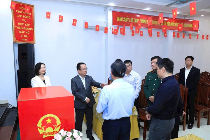 Phường Tùng Thiện khẩn trương triển khai công tác bầu cử ĐBQH và đại biểu HĐND các cấp nhiệm kỳ 2026–2031