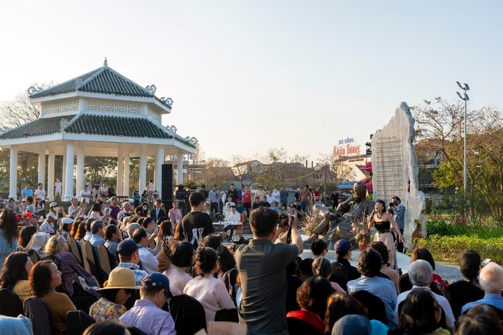 Âm nhạc Trịnh Công Sơn “Chiều trên quê hương tôi” trong không gian văn hóa Huế