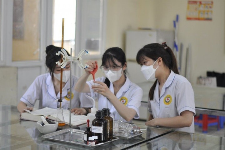 Bài 3: Khát vọng vươn cao từ lịch sử truyền thống