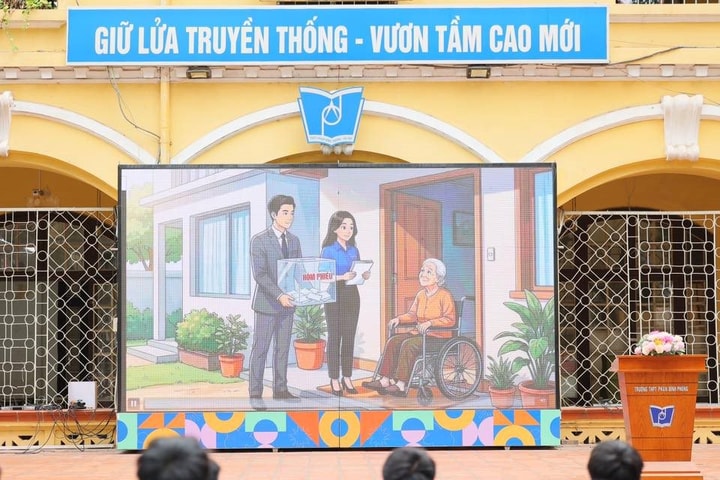 “Cẩm nang Bầu cử” hỗ trợ cử tri phường Ba Đình tiếp cận thông tin dễ dàng