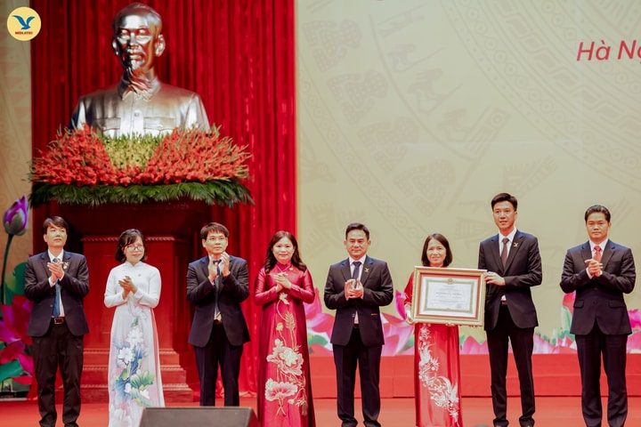 Hệ thống Y tế Medlatec đón nhận Huân chương Lao động hạng Nhì