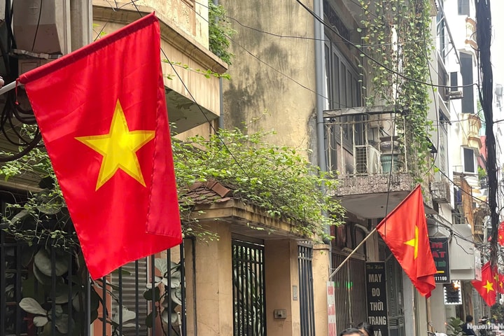 Treo cờ Tổ quốc chào mừng Ngày bầu cử đại biểu Quốc hội khóa XVI và đại biểu HĐND các cấp nhiệm kỳ 2026 – 2031