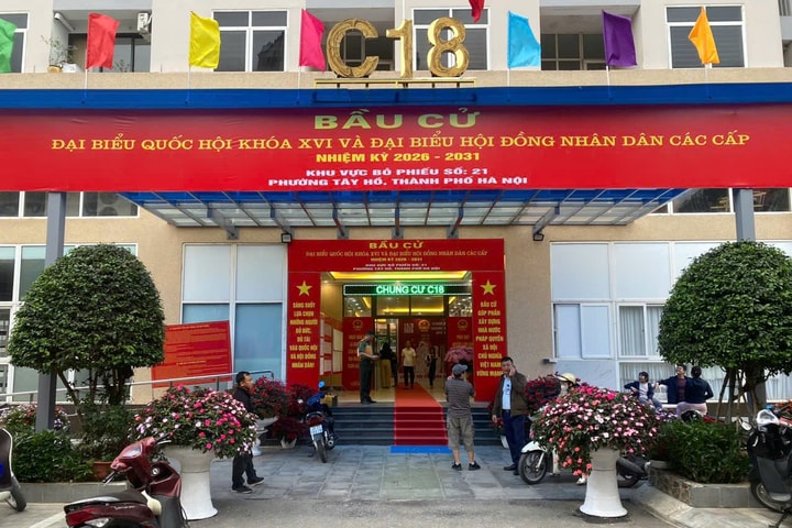 Tây Hồ rực rỡ cờ hoa chào đón ngày hội toàn dân