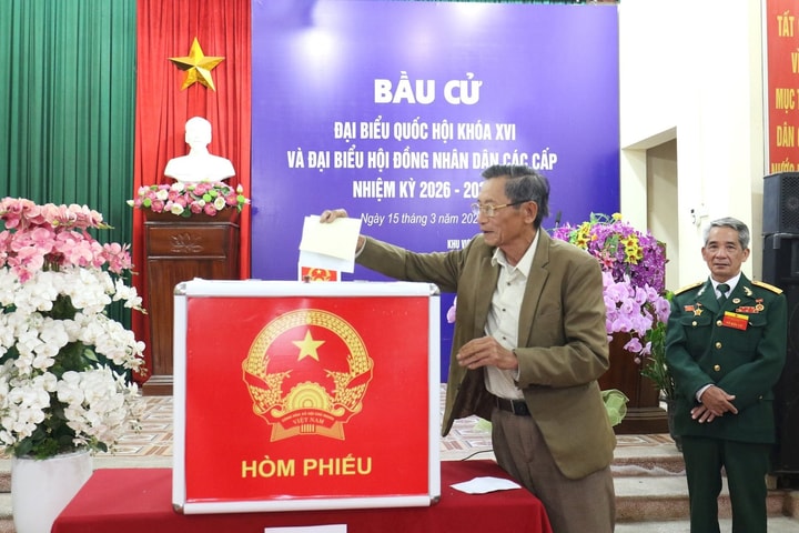 Tưng bừng ngày hội bầu cử tại xã Hồng Vân