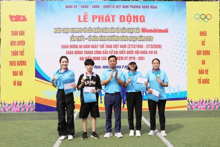 Sôi nổi Ngày chạy Olympic vì sức khỏe toàn dân tại phường Đông Ngạc