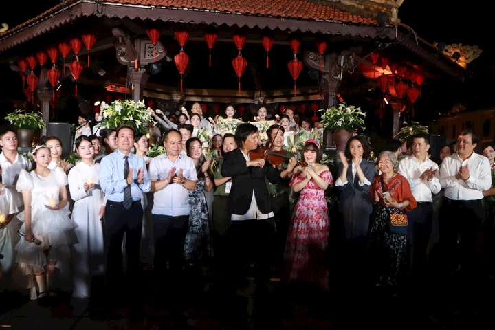 Live Concert “Hà Nội bình yên”: Chạm tới chiều sâu cảm xúc