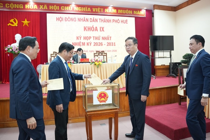 HĐND TP Huế khóa IX tổ chức Kỳ họp thứ Nhất và thực hiện bầu các chức danh chủ chốt