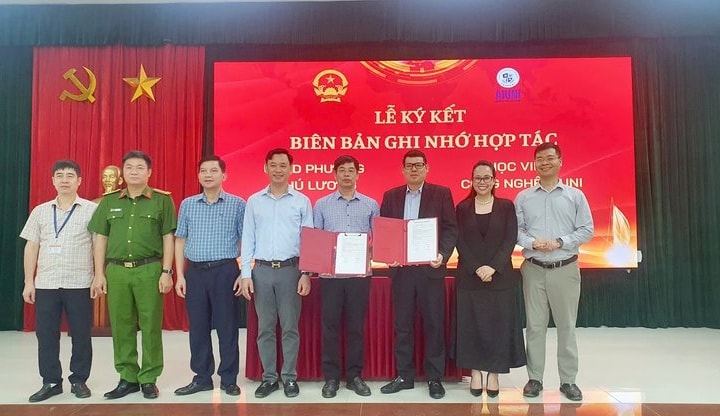 Phường Phú Lương tập huấn ứng dụng trí tuệ nhân tạo, ký kết hợp tác đào tạo chuyển đổi số