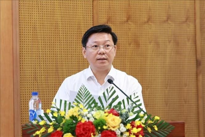 Mỗi tác phẩm nghệ thuật, mỗi sản phẩm báo chí, mỗi cuốn sách phải mang trong mình tinh thần của Nghị quyết