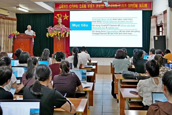 Phường Sơn Tây nâng cao năng lực, kỹ năng ứng dụng Al cho giáo viên mầm non