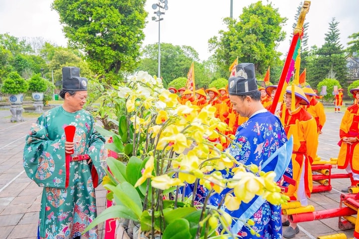 Nghệ nhân ba miền “Cung tiến Kỳ hoa Dị thảo” vào Hoàng cung Huế