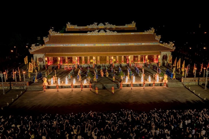 TP Huế: Phát triển kinh tế đêm gắn với văn hóa, nghệ thuật và ẩm thực cung đình