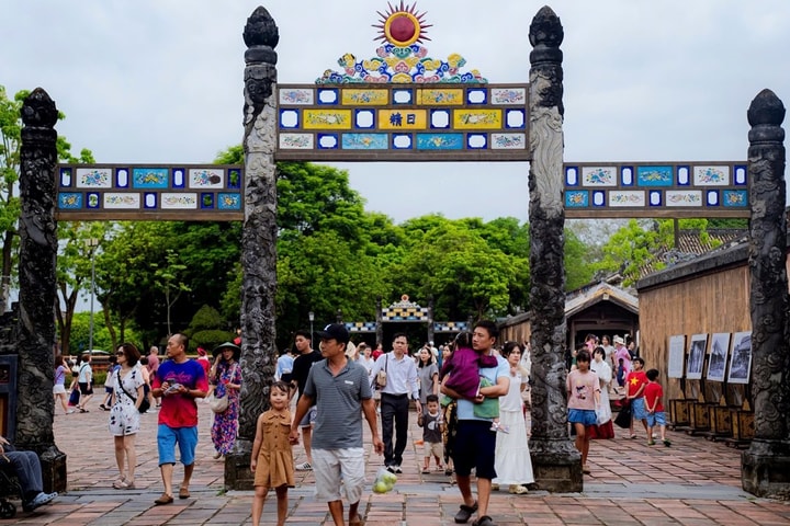 Hơn 1 triệu lượt khách du lịch tham quan di sản Huế dịp nghỉ lễ