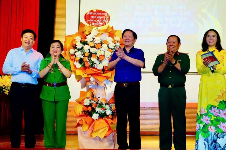 “Thời hoa lửa” và hành trình gìn giữ ký ức của nữ nghệ sĩ Thanh niên xung phong Thủ đô