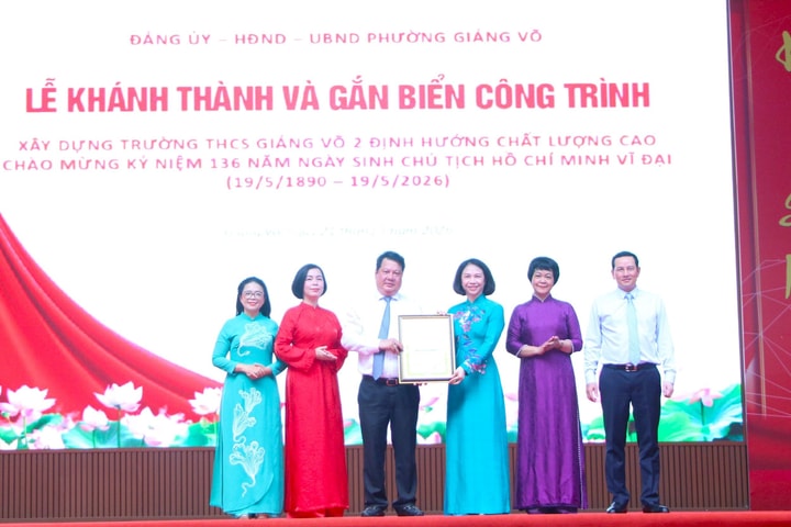 Hà Nội: Khánh thành, gắn biển công trình Trường THCS Giảng Võ 2