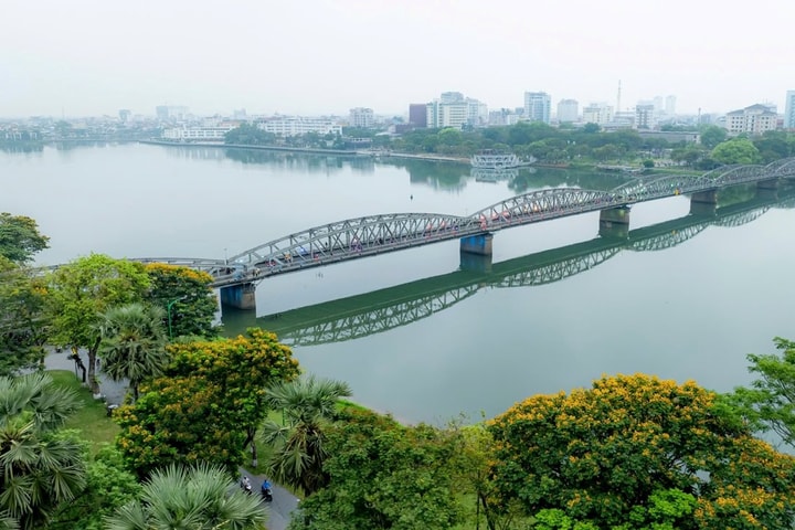 Cấm xe vào ban đêm để sửa chữa, bảo trì cầu Trường Tiền