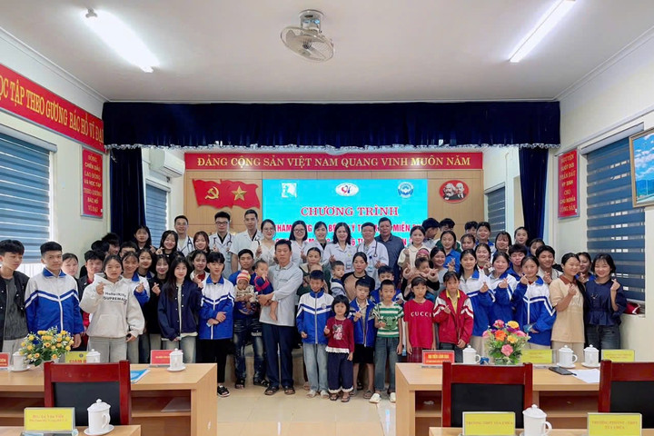 Bệnh viện Tim Hà Nội lan tỏa yêu thương trong tháng hành động vì trẻ em năm 2026