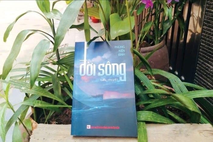 Đời sông, đời người đều chảy ra biển lớn thế gian!