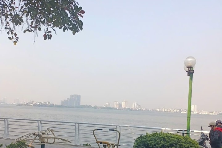 Hà Nội và cơn mưa đầu mùa