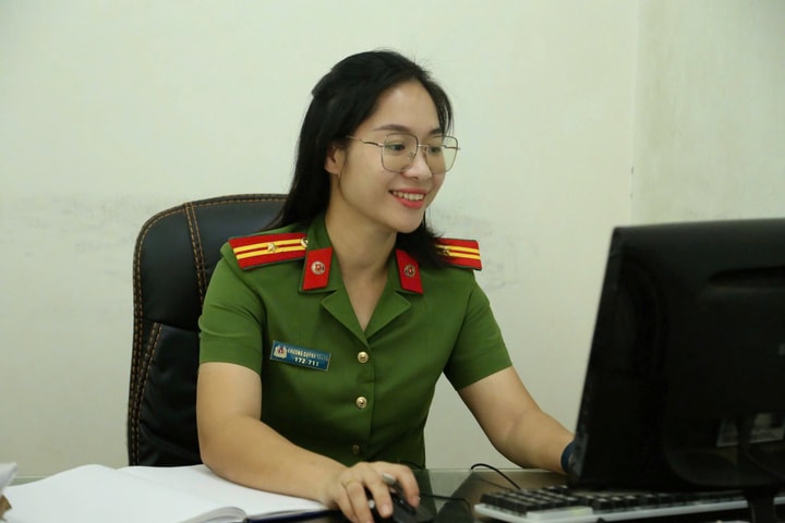 Thiếu tá Khương Quỳnh Trang - Bông hoa thép trên mặt trận phòng cháy, chữa cháy và chuyển đổi số nơi cơ sở Thủ đô