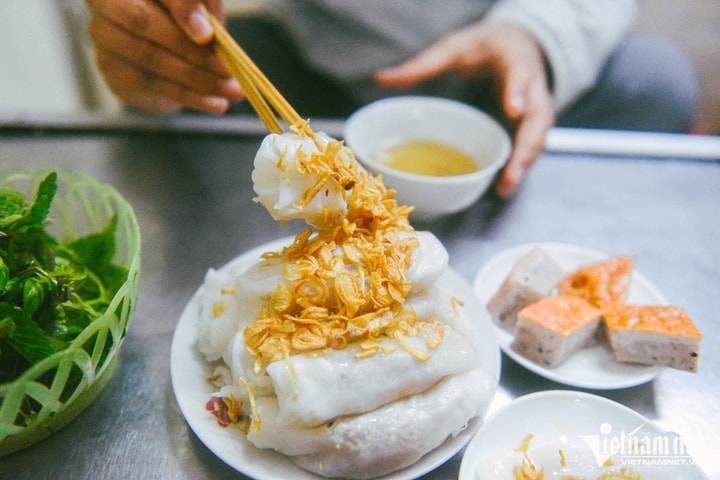 Bánh cuốn, nhịp thở chậm của phố phường
