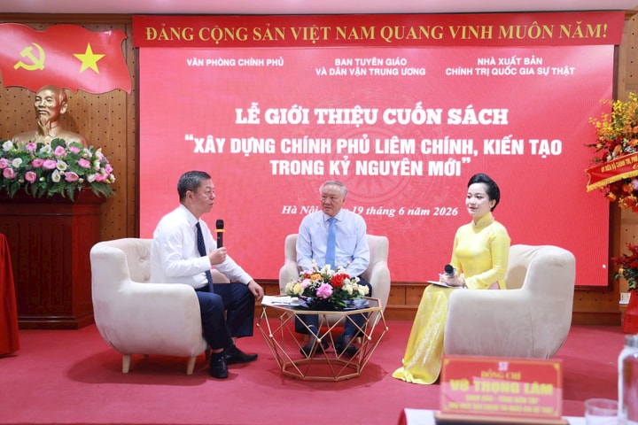 Ra mắt cuốn sách “Xây dựng chính phủ liêm chính, kiến tạo trong kỷ nguyên mới”