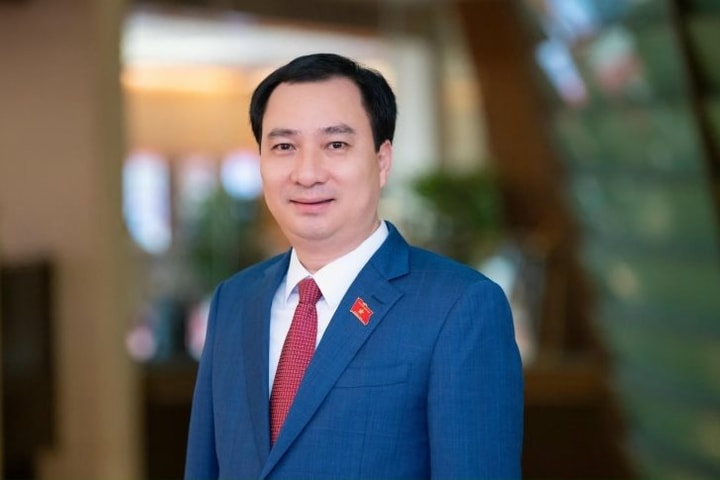 Nhà báo và Đại biểu Quốc hội đều phải bắt đầu từ thực tiễn và vì Nhân dân