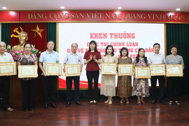 Phường Hoàn Kiếm trao giải cuộc thi chính luận về bảo vệ nền tảng tư tưởng của đảng lần thứ sáu, năm 2026