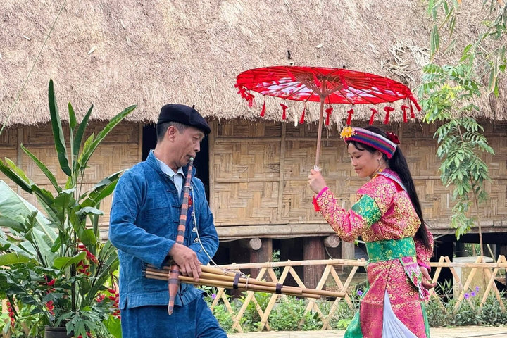 "Trải nghiệm văn hóa dân gian truyền thống" tại Làng Văn hóa - Du lịch các dân tộc Việt Nam