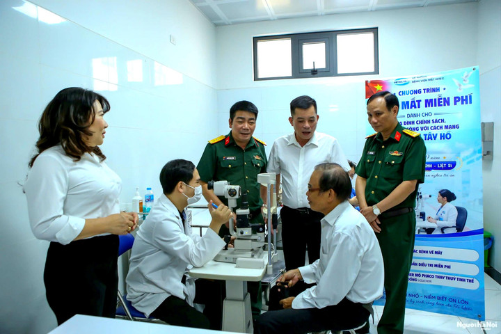 Tây Hồ tổ chức khám sức khỏe định kỳ cho người có công: Lan tỏa đạo lý “Uống nước nhớ nguồn”