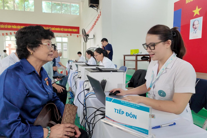 Phường Đại Mỗ: Khám sức khoẻ, tư vấn miễn phí cho đối tượng chính sách, người có công