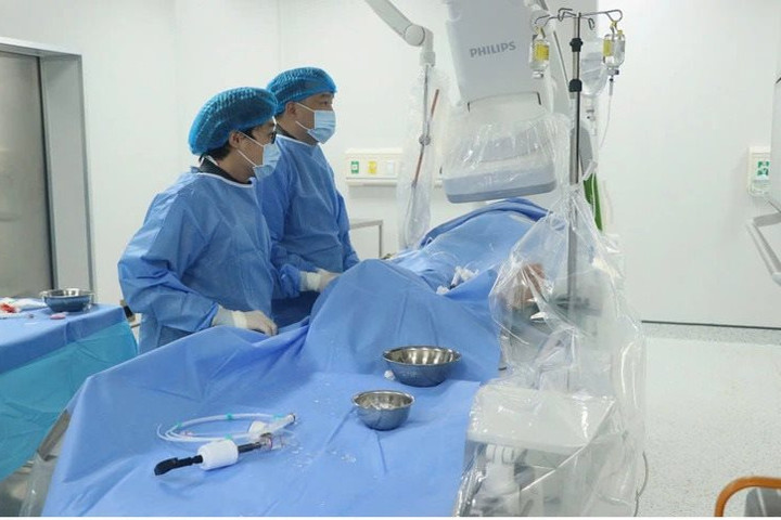 Bệnh viện Đa khoa Hà Đông can thiệp cấp cứu thành công cho bệnh nhân 99 tuổi bị nhồi máu cơ tim cấp