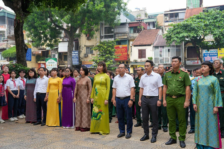Phường Hoàn Kiếm dâng hương tưởng niệm các Anh hùng liệt sĩ nhân Kỷ niệm 79 năm Ngày Thương binh – Liệt sĩ