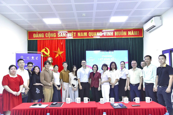 Phường Hoàn Kiếm tổ chức khóa đào tạo kỹ năng số và kinh doanh online - nâng cao năng lực số cho cán bộ, hộ kinh doanh và doanh nghiệp