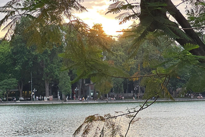 Hồ Gươm chiều hạ