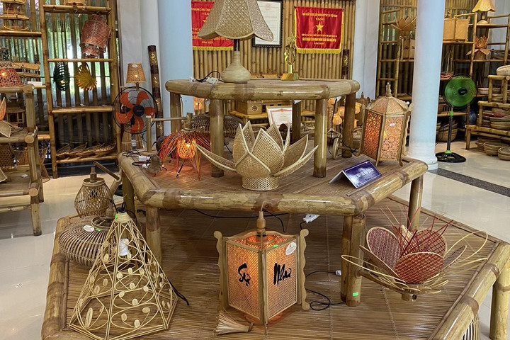 Làng nghề hơn 600 năm tuổi, lưu giữ sản phẩm mây tre đan truyền thống ở Cố đô Huế thu hút du khách