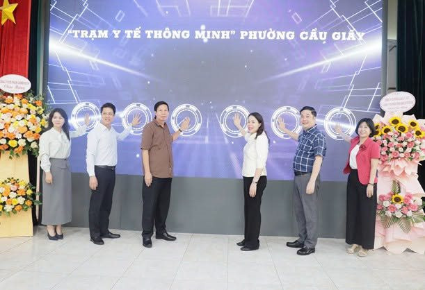 Phường Cầu Giấy ra mắt mô hình “trạm y tế thông minh”
