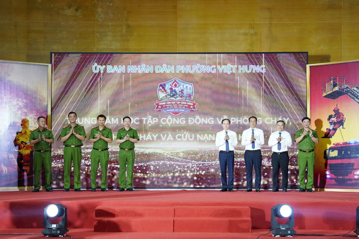 Phường Việt Hưng ra mắt Trung tâm học tập cộng đồng về PCCC và CNCH