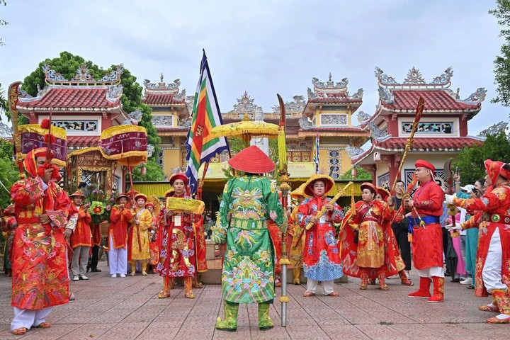 Lễ hội điện Huệ Nam: Giá trị văn hóa, tín ngưỡng hội tụ bên dòng sông Hương