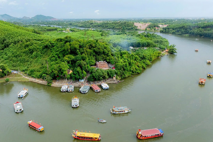 Từ không gian tín ngưỡng ở núi Ngọc Trản đến Di sản văn hóa Quốc gia “Lễ hội điện Huệ Nam”
