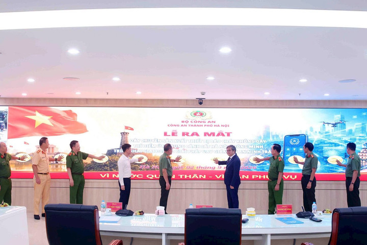 Công an Thành phố Hà Nội ra mắt ba sản phẩm chuyển đổi số phục vụ người dân